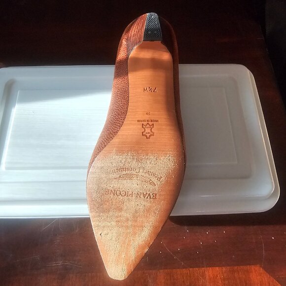 Heels - Picture 3 of 3